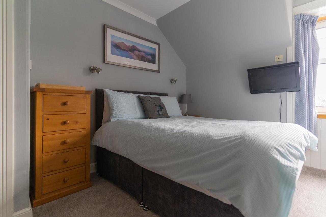 Firtree Bed And Breakfast At Galvelbeg House Кріфф Екстер'єр фото